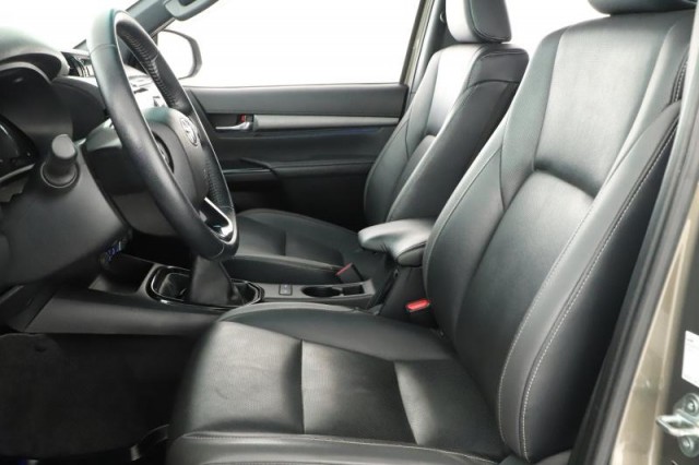 Toyota Hilux  2.8 D-4D Invincible