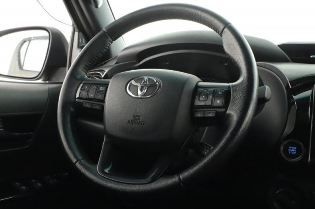 Toyota Hilux  2.8 D-4D Invincible