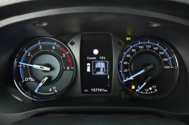 Toyota Hilux  2.8 D-4D Invincible