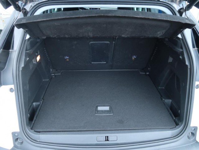 Peugeot 3008  1.5 BlueHDi Family