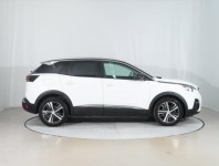 Peugeot 3008  1.5 BlueHDi Family
