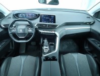 Peugeot 3008  1.5 BlueHDi Family