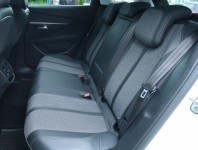 Peugeot 3008  1.5 BlueHDi Family