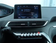 Peugeot 3008  1.5 BlueHDi Family