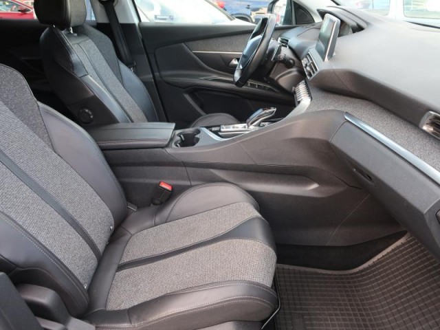 Peugeot 3008  1.2 PureTech 