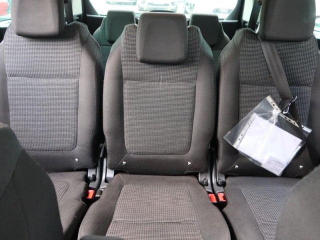 Peugeot 5008  1.6 HDi 