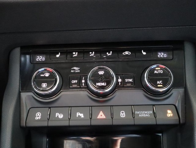 Škoda Karoq  1.5 TSI 