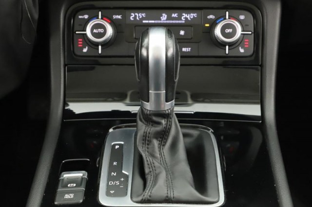 Volkswagen Touareg  3.0 TDI 