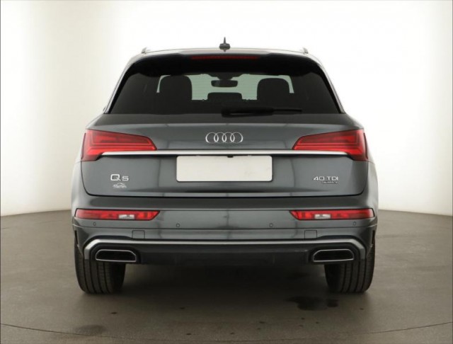 Audi Q5  40 TDI S line