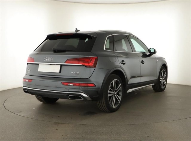 Audi Q5  40 TDI S line