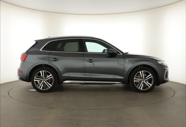 Audi Q5  40 TDI S line