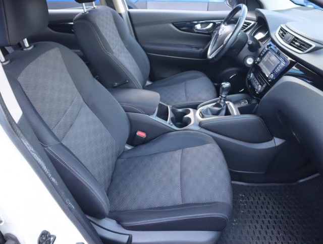 Nissan Qashqai  1.2 DIG-T 