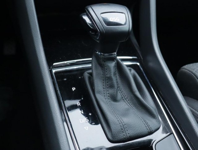 Škoda Karoq  1.5 TSI Style