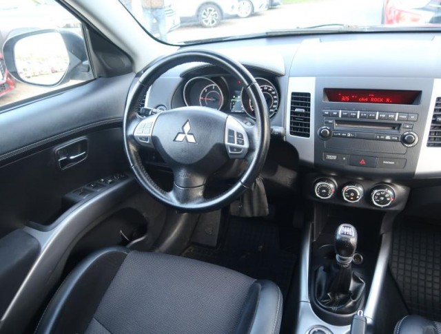 Mitsubishi Outlander  2.2 DI-D 
