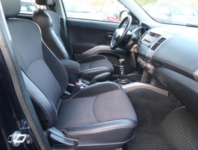 Mitsubishi Outlander  2.2 DI-D 