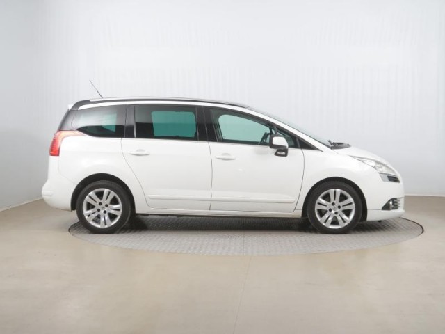 Peugeot 5008  2.0 HDI 