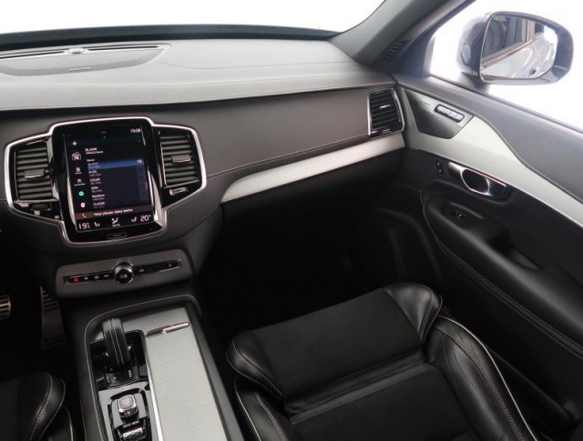 Volvo XC90  B5 AWD R-Design