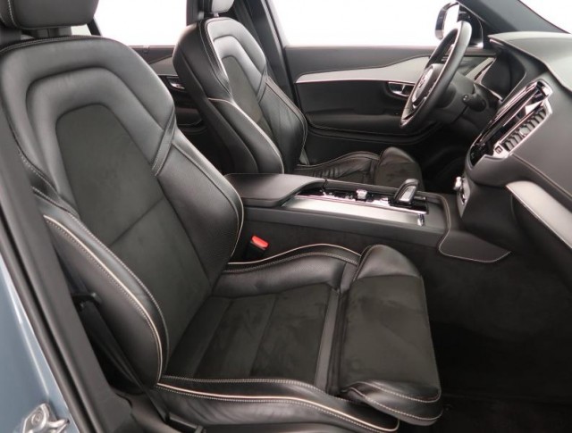 Volvo XC90  B5 AWD R-Design