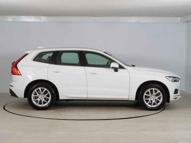 Volvo XC60  B4 AWD Momentum