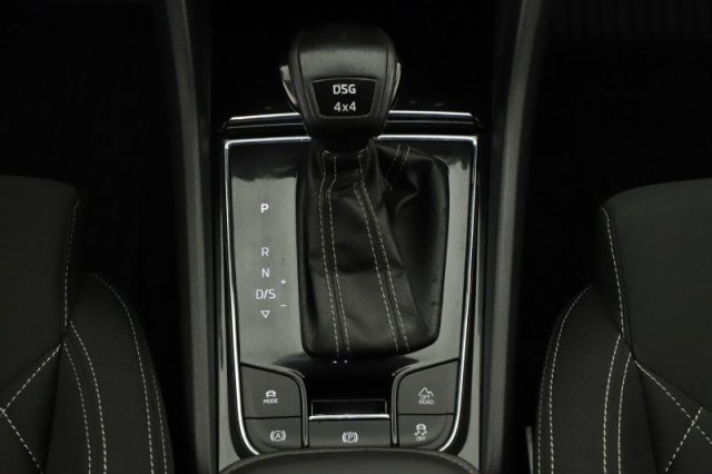 Škoda Karoq  2.0 TSI Sportline