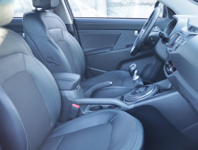 Kia Sportage  2.0 CRDi 