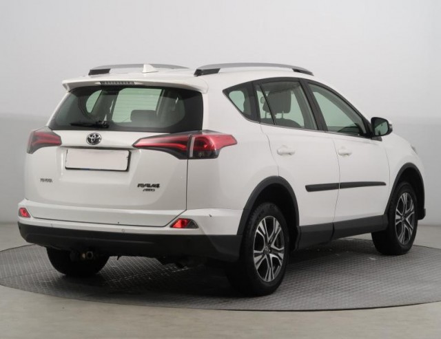 Toyota RAV 4  2.0 VVT-i 