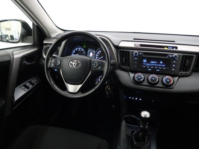 Toyota RAV 4  2.0 VVT-i 