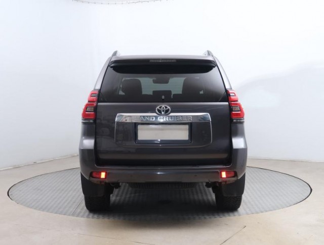 Toyota Land Cruiser  2.8 D-4D 