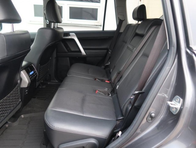 Toyota Land Cruiser  2.8 D-4D 