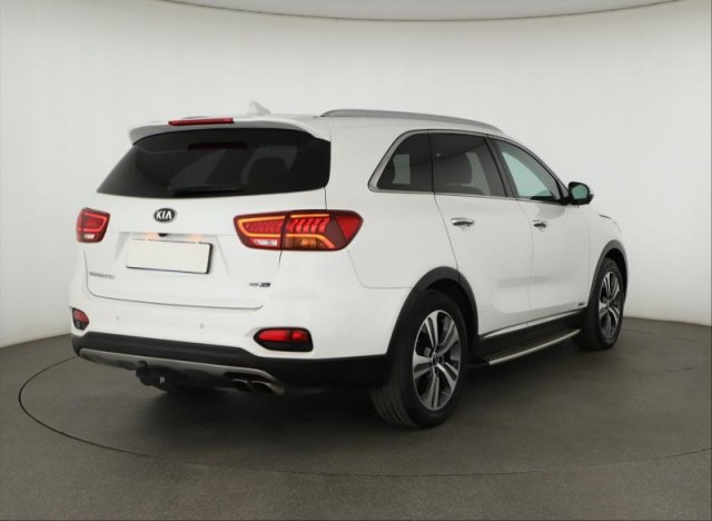 Kia Sorento  2.2 CRDi 
