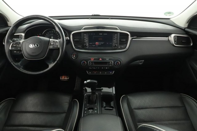 Kia Sorento  2.2 CRDi 