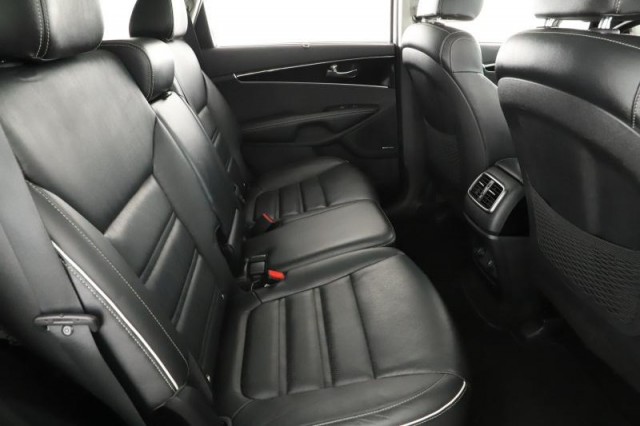 Kia Sorento  2.2 CRDi 