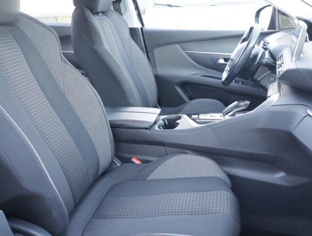 Peugeot 5008  1.5 BlueHDi 