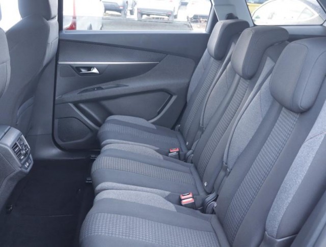 Peugeot 5008  1.5 BlueHDi 