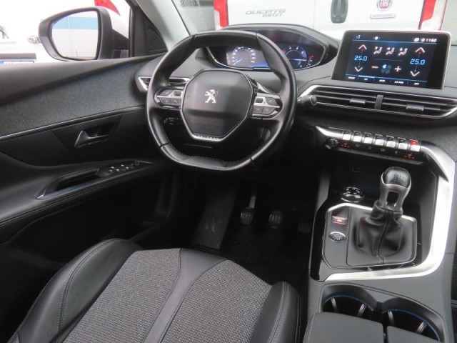 Peugeot 5008  1.5 BlueHDi 