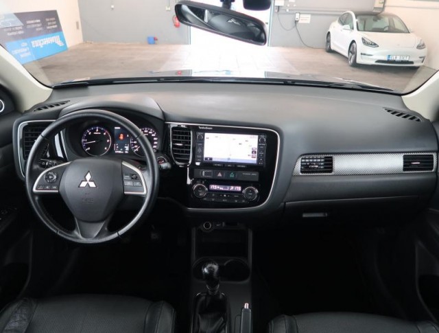 Mitsubishi Outlander  2.2 DI-D 