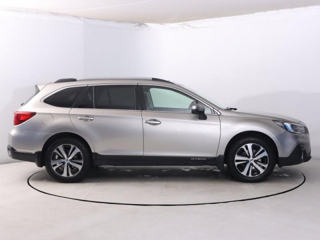 Subaru Outback  2.5 i 