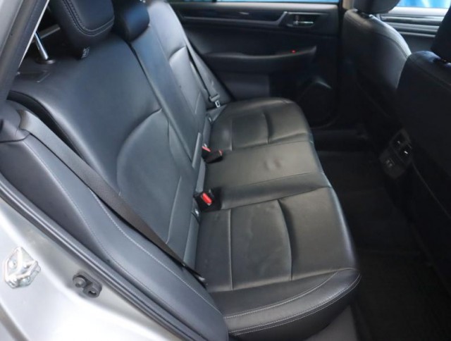 Subaru Outback  2.5 i 