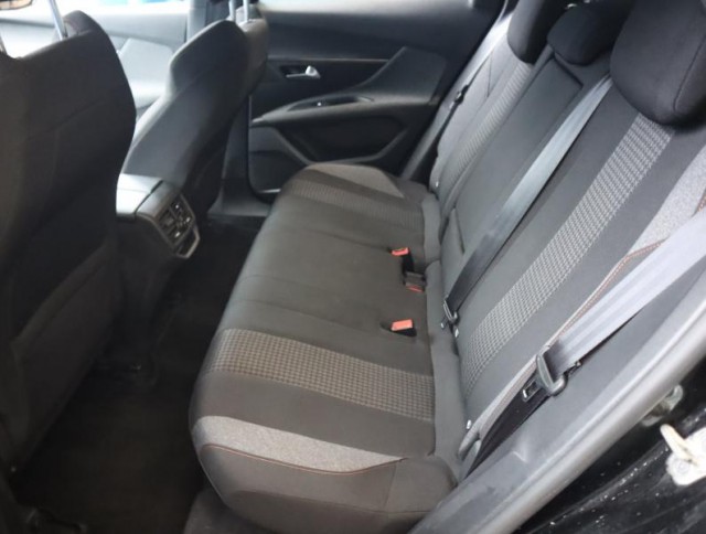 Peugeot 3008  1.5 BlueHDi 