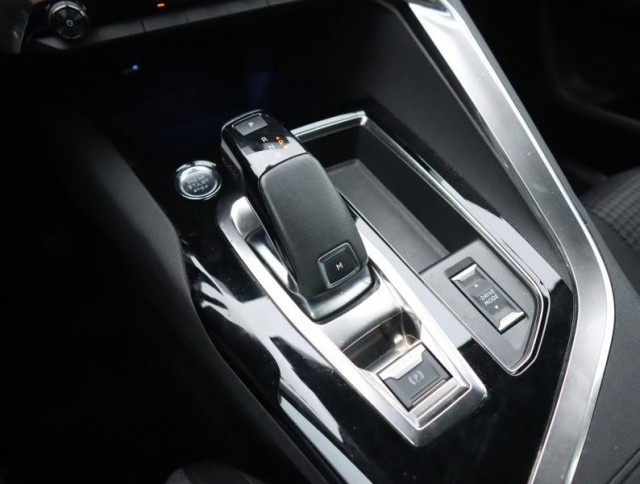 Peugeot 3008  1.5 BlueHDi 