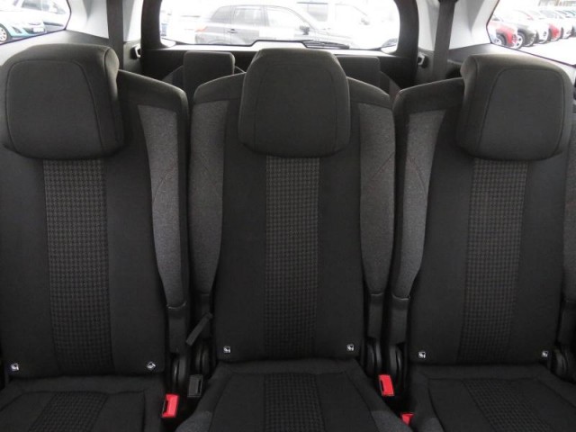 Peugeot 5008  1.5 BlueHDi 