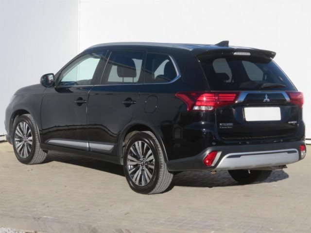 Mitsubishi Outlander  2.0 