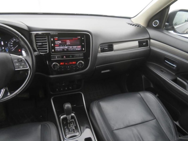 Mitsubishi Outlander  2.0 