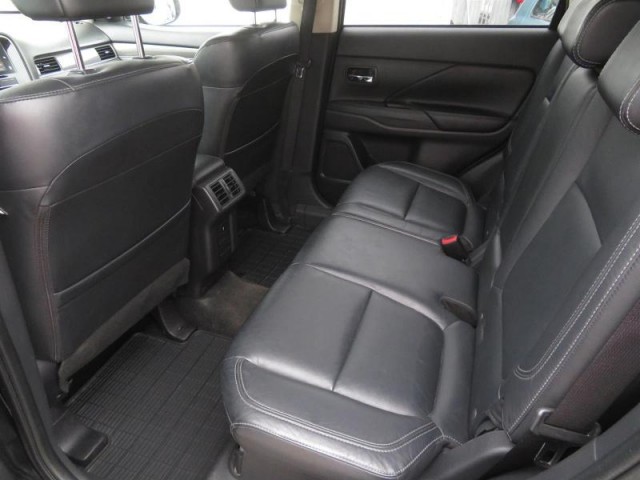 Mitsubishi Outlander  2.0 