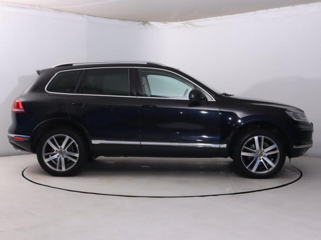Volkswagen Touareg  3.0 TDI 