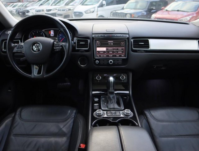 Volkswagen Touareg  3.0 TDI 