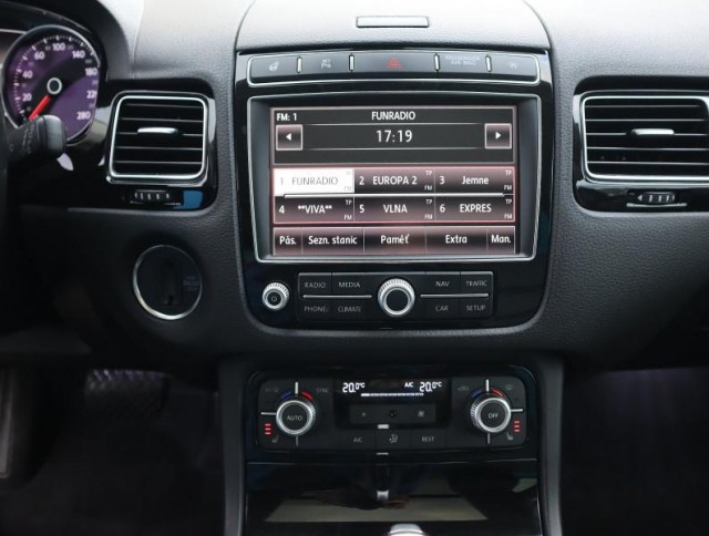 Volkswagen Touareg  3.0 TDI 