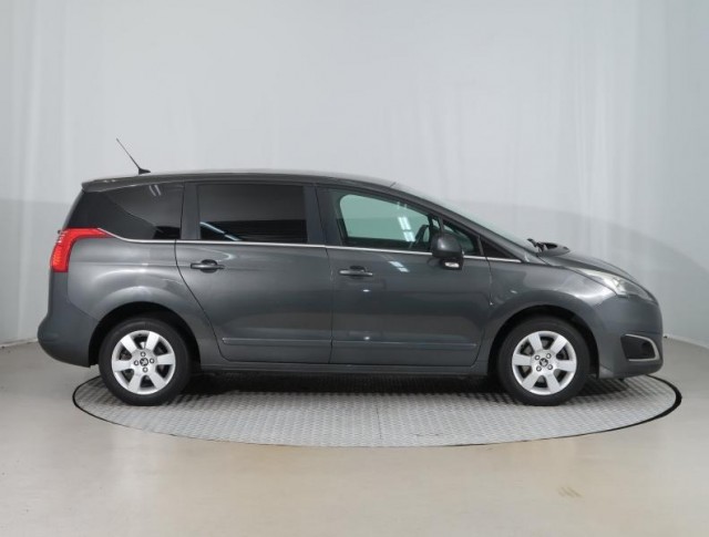 Peugeot 5008  1.6 BlueHDi Allure