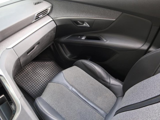 Peugeot 5008  1.6 BlueHDi 