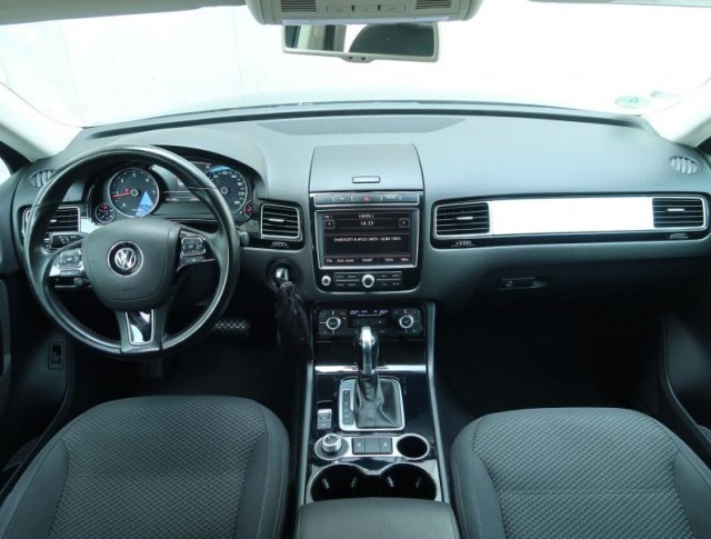 Volkswagen Touareg  3.0 TDI Business